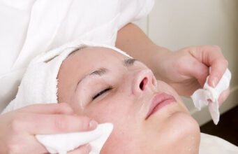 Особенности чистки лица
