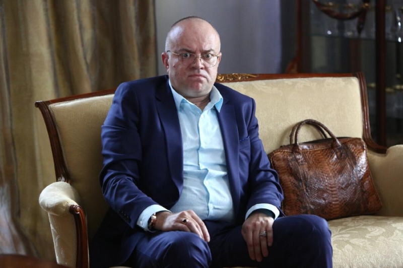 “Хотел из нищеты выбраться к чему-то хорошему”: Алексей Климушкин о детстве, опасном Петербурге и театре одного актера