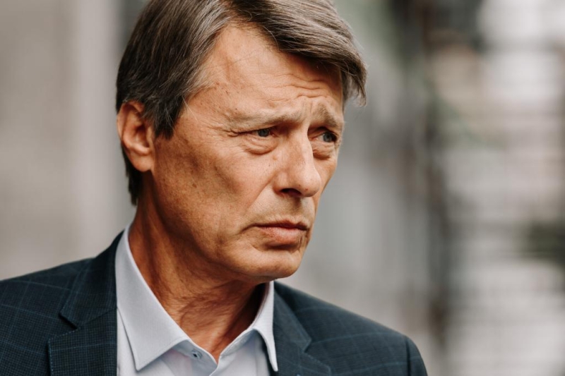 “Не очень хорошо отношусь к сериалам – привык к театру”: Анатолий Лобоцкий о современной киноиндустрии, партнерах по площадке и исторических образах