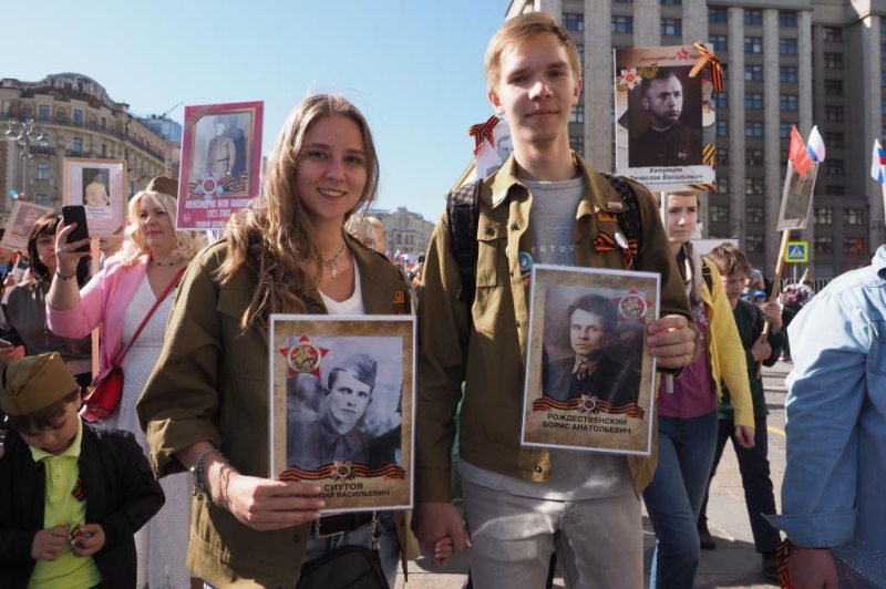 Поколение, за которое не стыдно. Как современная молодежь относится к Дню Победы и чтит память героев