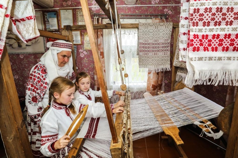 Старинные промыслы снова в моде? Чем красивым и необычным увлекаются современные россияне (не только для души, но и для заработка)