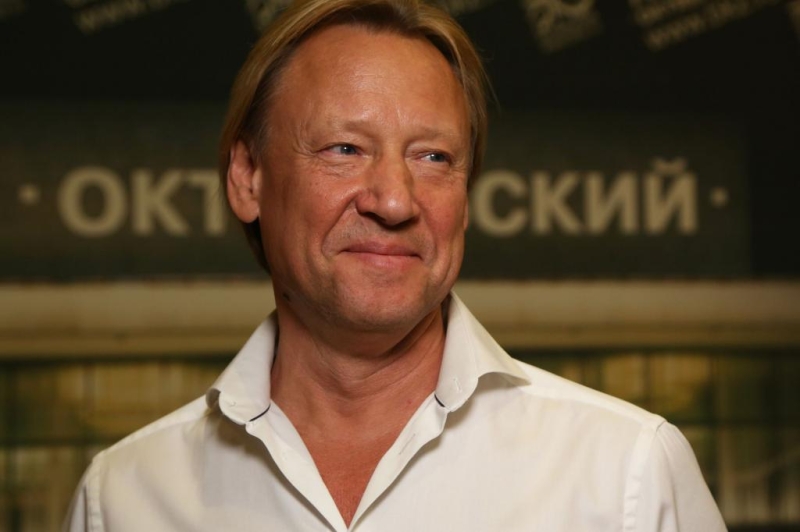 "Хотелось бы вернуть понятия, хорошо знакомые гардемаринам": Дмитрий Харатьян о жизни, профессии и не только