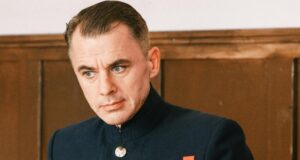 Когда необходимо носить очки для чтения