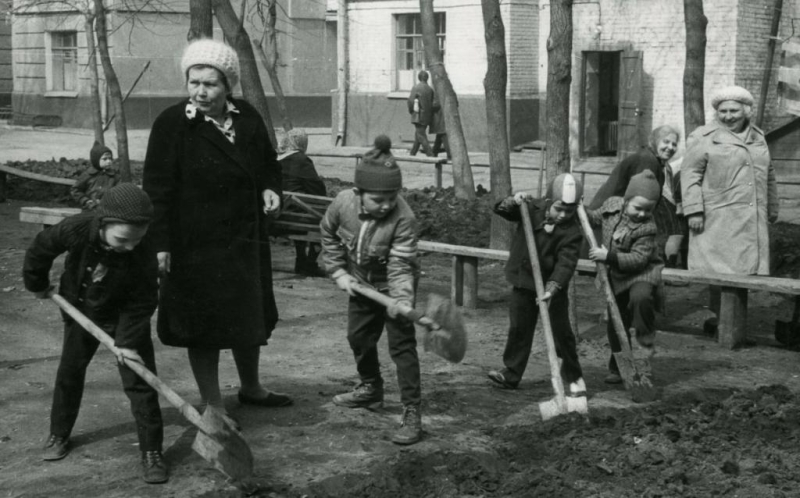 Помните советское детство? Все-таки есть в нем вещи, которые надо прививать современным детям