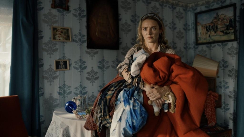 “В каждом из нас много плохого и хорошего”: Карина Разумовская о профессии, отношениях с ребенком и сериале “Трасса”