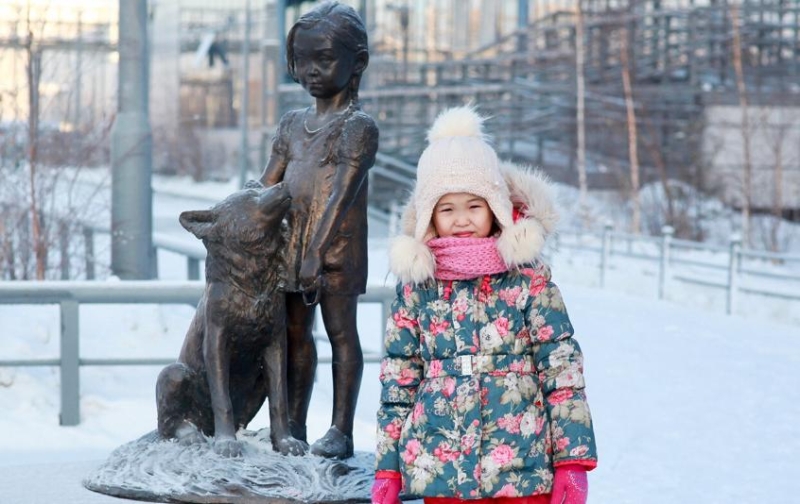 Ей было три года, и она 12 дней провела одна в тайге: как живет сегодня Карина Чикитова