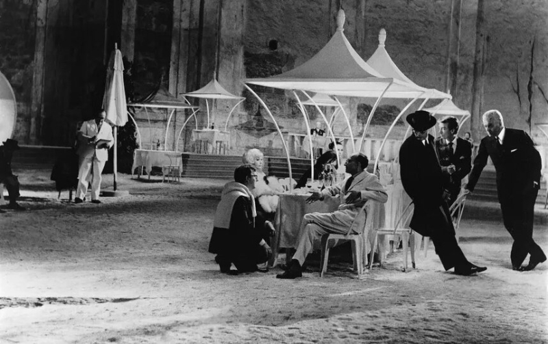 Его магический реализм в кино приняли не сразу: 105 лет со дня рождения Федерико Феллини