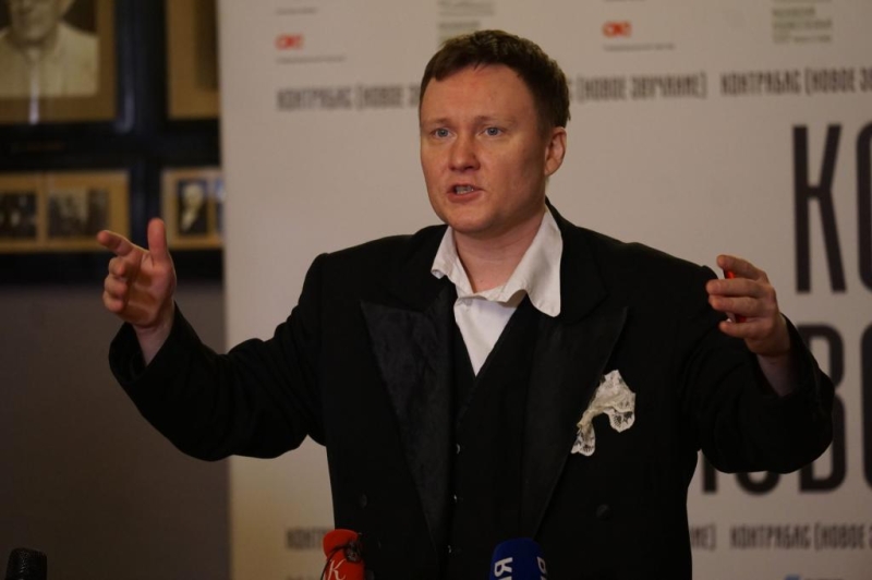 “Этическая сторона конфликтует с практической”: Артем Волобуев о роли в “Новых Жуках”, театре и энергии близких
