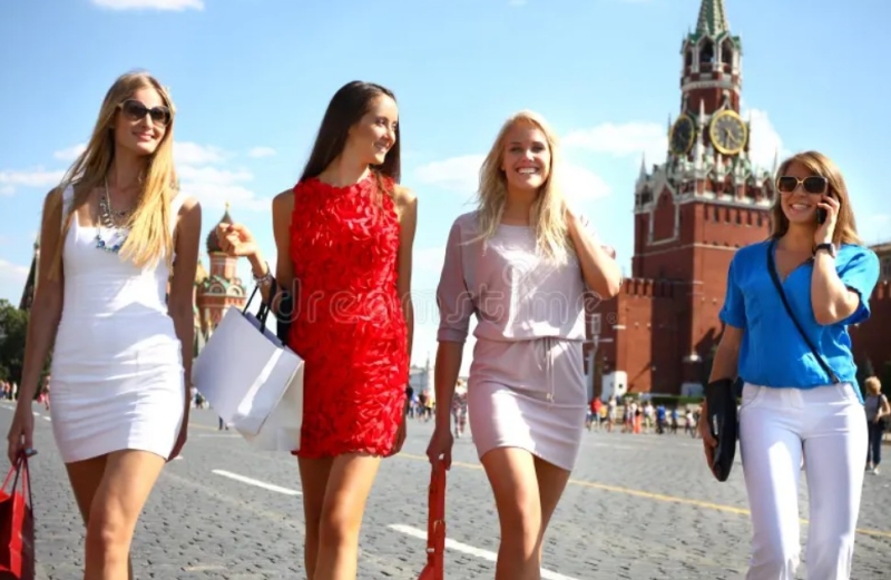 Невозможно красивые: иностранцы считают нахождение в России опасным из-за россиянок