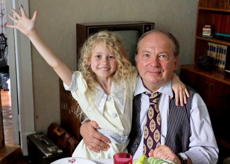 “Поскорей хотела оказаться в центре внимания”: 9-летняя Алиса Руденко об актерской профессии и детских увлечениях