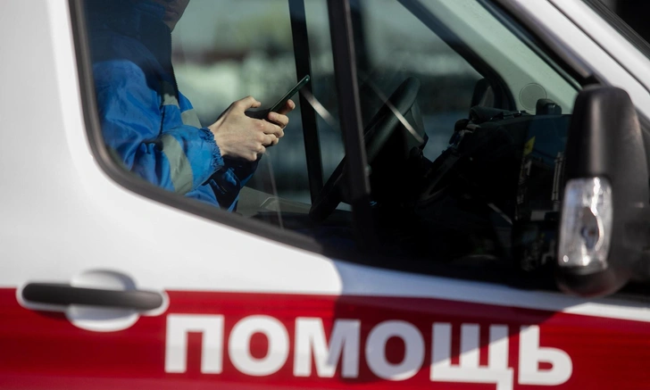 ДТП, судороги и желание поговорить по душам: один рабочий день скорой помощи Ленобласти