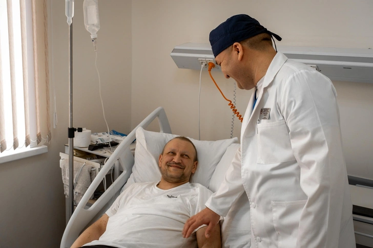 Удалили три органа, пересадили вену из бедра в печень: как спасали мужчину с терминальным раком