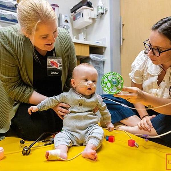 Весил меньше грейпфрута: как выглядит самый недоношенный в мире ребенок спустя год после рождения