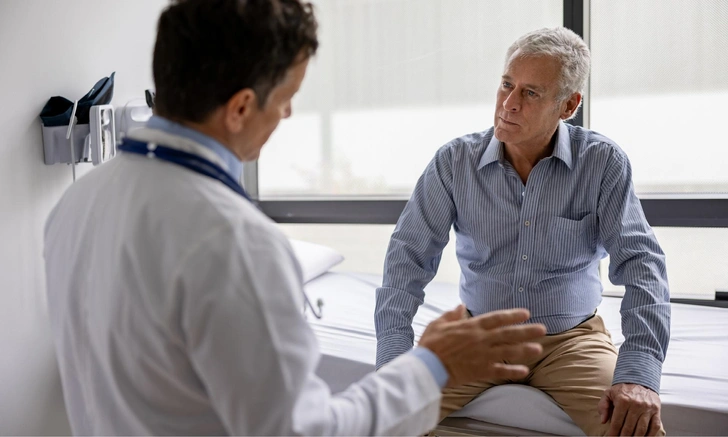 Мужчина ударился пальцем ноги и сломал шею: оказалось, рак разъедал его кости