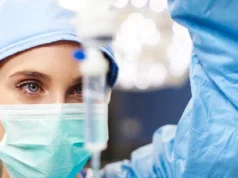 «Это не укол снотворного»: анестезиолог Вартазаров рассказал о самом жутком мифе о наркозе