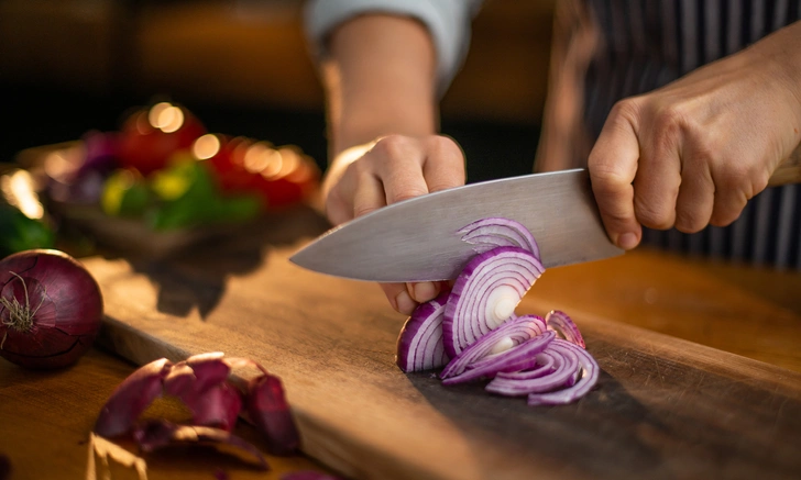 Какой лук полезнее для организма — репчатый, порей, шнитт или шалот?