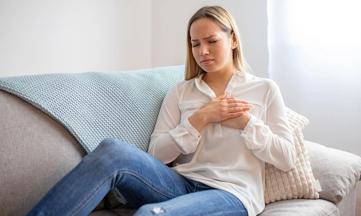 Когда дико колотится сердце: кардиолог Кореневич рассказала, как отличить паническую атаку от серьезной проблемы