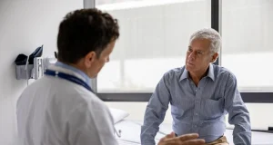 Сначала легкие, потом щитовидка: врачи из Сибири спасли мужчину, трижды заболевшего раком