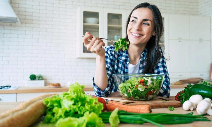 Три заправки для салата, превращающие его в суперфуд, посоветовал врач Ахуньянова
