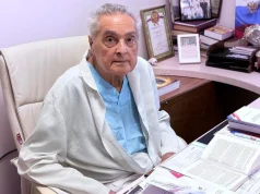 В 7.30 уже на работе: хирург с 60-летним стажем рассказал, как оставаться в форме до 85 лет