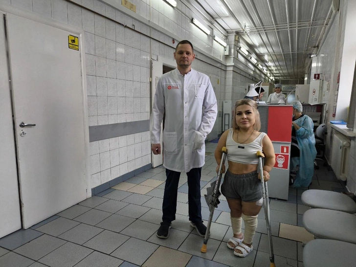 В НИИТО женщине-дюймовочке с редкой болезнью костей сделали ноги одной длины