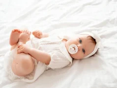 Выкидывайте ее, если малышу уже год: почему так важно вовремя отучить от пустышки