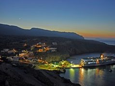 «А я остаюся с тобою, родная навеки страна»: русских переманивают за подъемные переехать в Грецию, но русские не сдаются