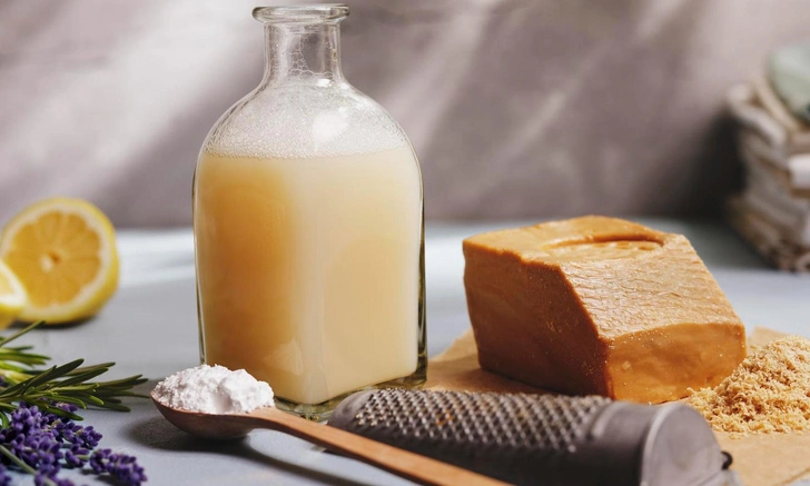 «Его место — в гараже»: врач резко высказалась о хозяйственном мыле в домашней аптечке