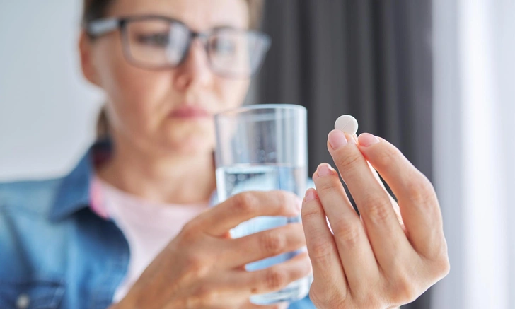 Можно ли пить алкоголь, если утром принял статины или таблетку от давления