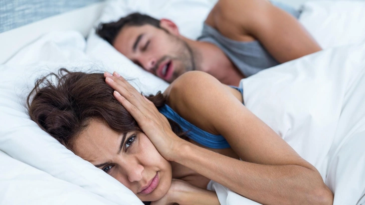 Названа веская причина лечить храп. Вот что он делает с нашим мозгом