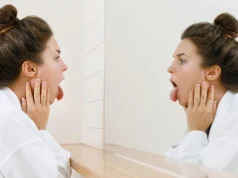 Не грязь, а сигнал организма: что цвет налета на языке расскажет о вашем здоровье