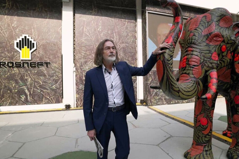 В Нью-Дели открылась иммерсивная выставка Dream Vision российского художника Никаса Сафронова