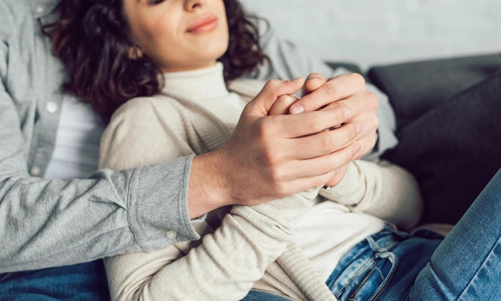 Врач Нечаева назвала 3 причины, почему женщины мерзнут сильнее мужчин