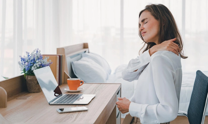 Без паники, но внимательно: почему хрустят шея, пальцы, позвоночник, челюсть