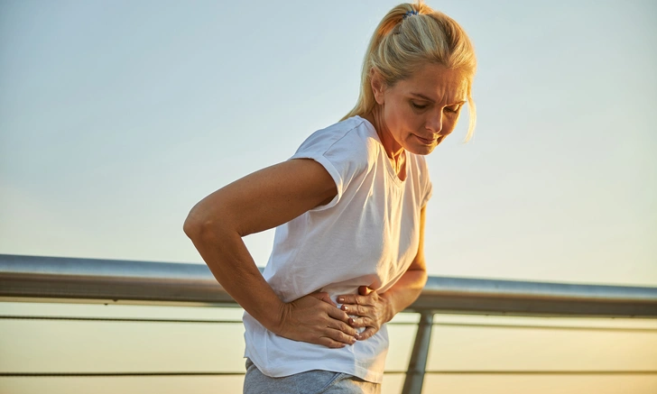 Почему болит правый бок: 5 причин, которые нельзя игнорировать