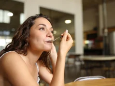 Почему мы едим десерт после обеда: феномен «отдельного желудка» и научные объяснения