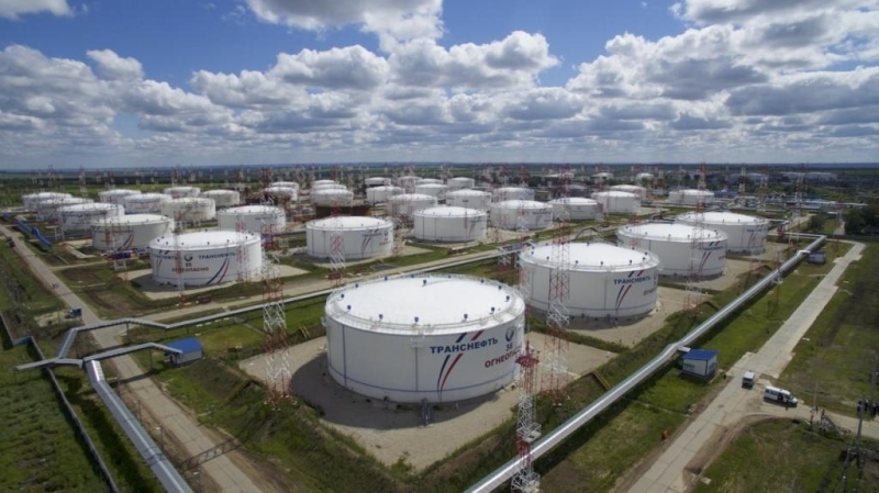 Правительство планирует расширить топливные хранилища на НПЗ: как это скажется на безопасности