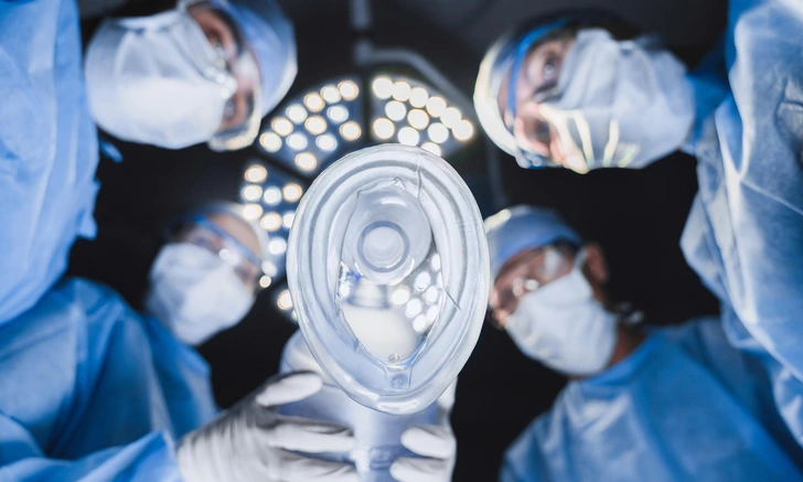 Причиной гипертонии у подростка стала бессимптомная опухоль размером с кабачок