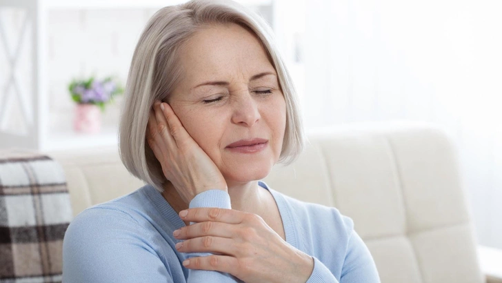 Звон в ушах? Избавьтесь от ватных палочек. Вот как правильно убрать ушную серу