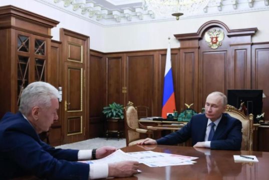 Экономика растет, а москвичи в среднем живут до 80 лет: о чем рассказал Собянин на встрече президенту