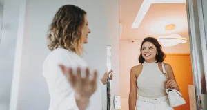 Если мучают щелчки, хруст и головная боль: 7 признаков, что вам пора на прием к гнатологу