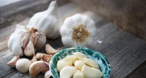 Научный прием и кулинарная уловка, как есть чеснок, чтобы не пахнуть и не болеть