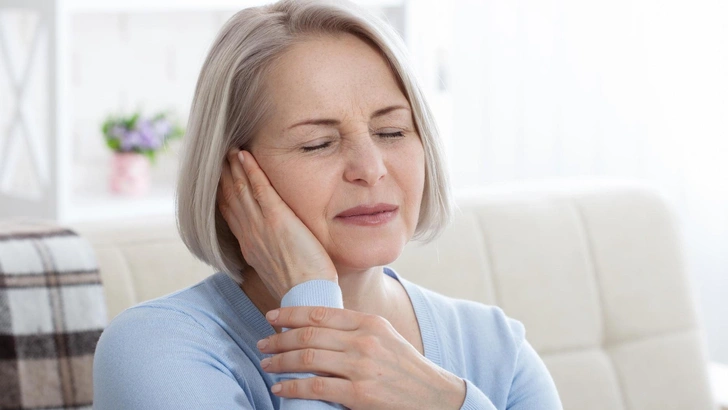 Названа причина, почему в этом феврале многие страдают от звона в ушах и усталости