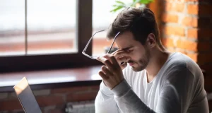 За 48 часов до инсульта: 7 признаков транзиторной ишемической атаки