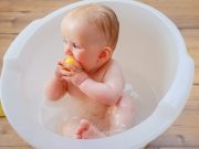 Игры с водой дома: развивающие упражнения для детей от 1 до 3 лет