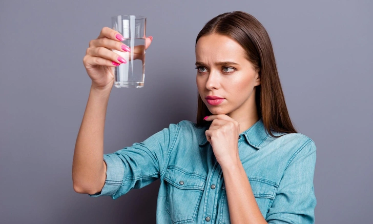 Гастроэнтеролог Меньщикова раскрыла, работает ли домашний тест на ГЭРБ со стаканом воды