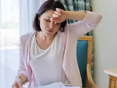 Гинеколог Соловова назвала причины, из-за которых менопауза наступает на 7 лет раньше