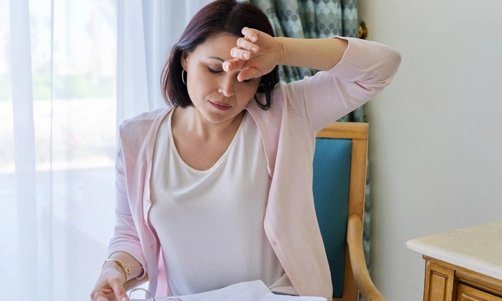 Гинеколог Соловова назвала причины, из-за которых менопауза наступает на 7 лет раньше