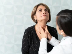 «Голоса в голове приказали раздеться»: можно ли сойти с ума после удаления щитовидной железы