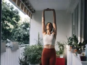 Йога-терапия для суставов после долгой зимы: упражнения, которые можно делать дома